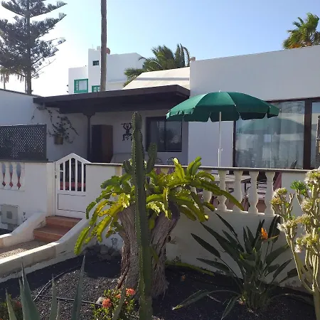 Bungalow Playa Bastian - Piscina Climatizada - Wifi - Playa 1 Min. Costa Teguise Exterior photo