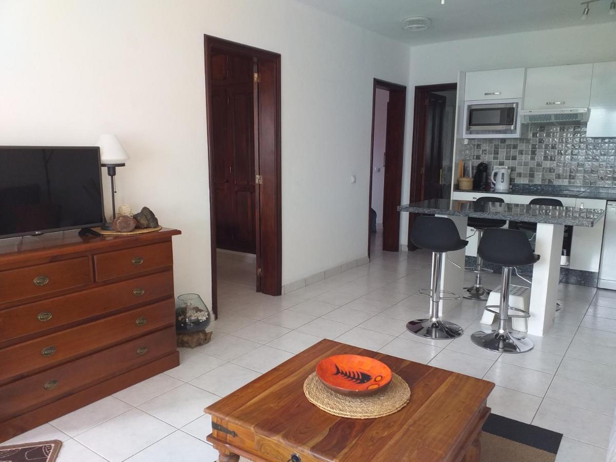 Playa Bastian - Piscina Climatizada - Wifi - Playa 1 Min. Apartament