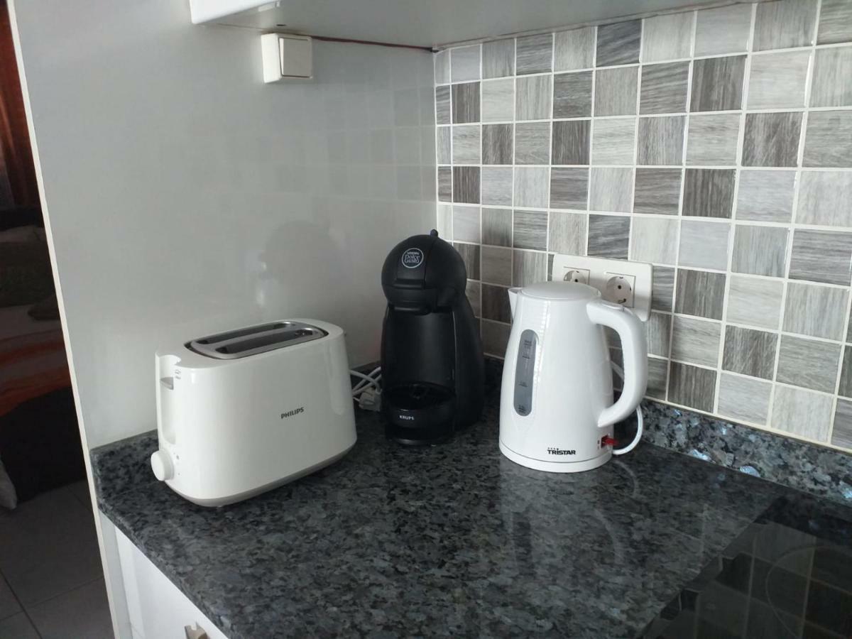 Playa Bastian - Piscina Climatizada - Wifi - Playa 1 Min. Apartament